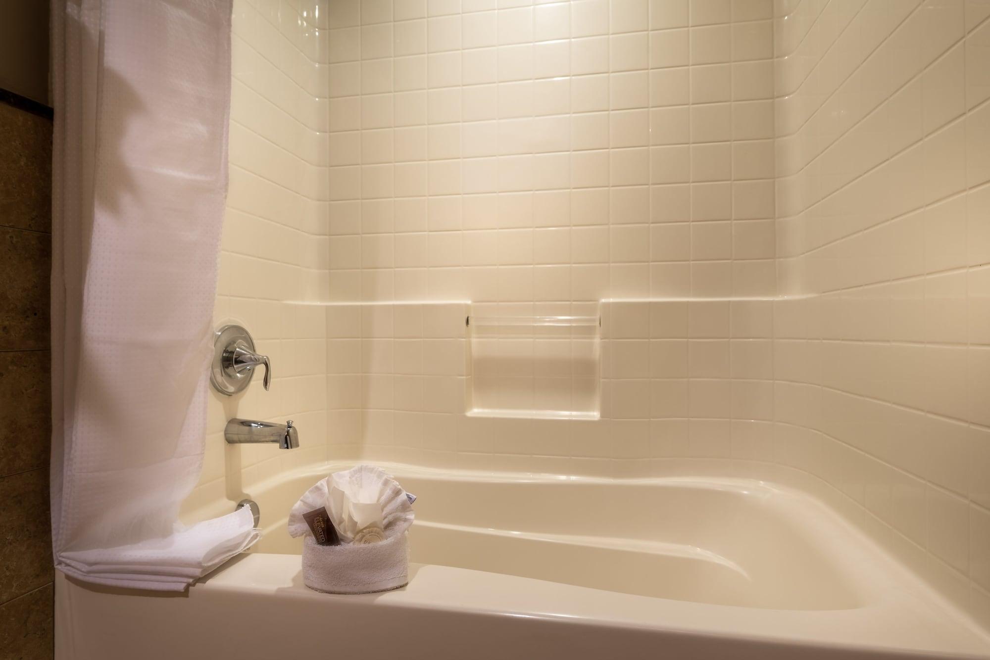 Ayres Hotel Seal Beach - Cypress Bagian luar foto