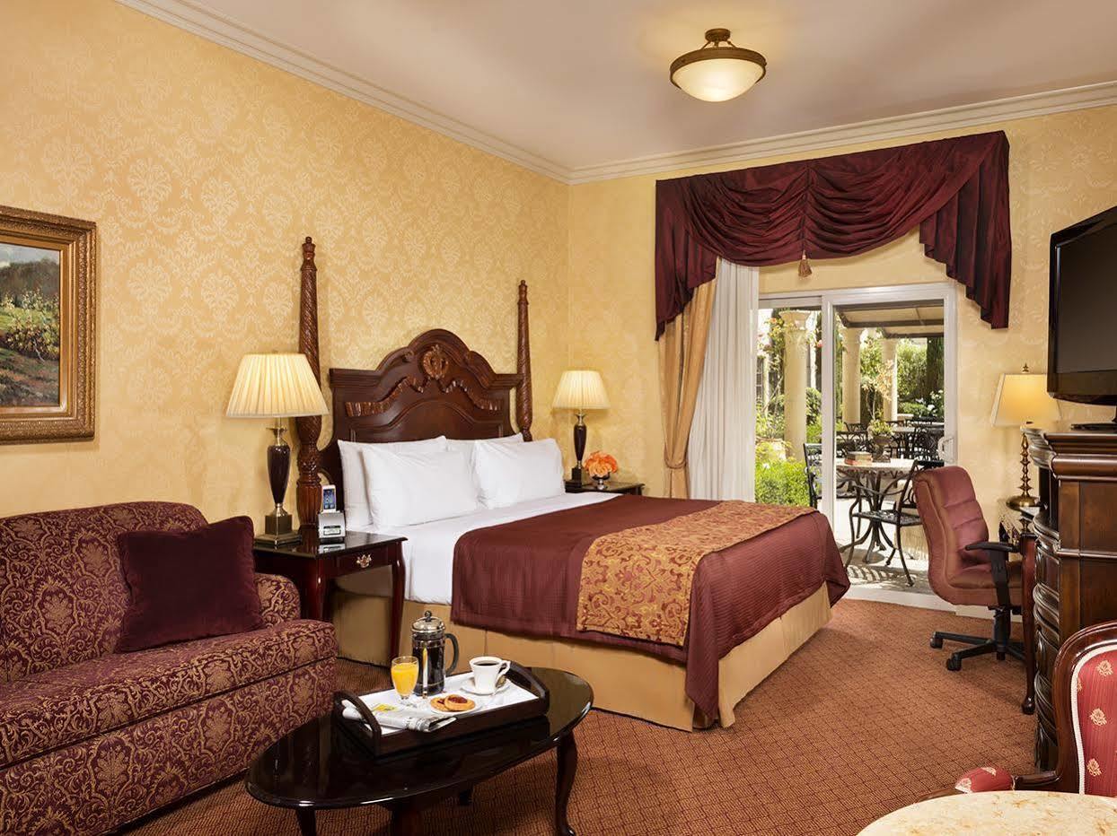 Ayres Hotel Seal Beach - Cypress Bagian luar foto