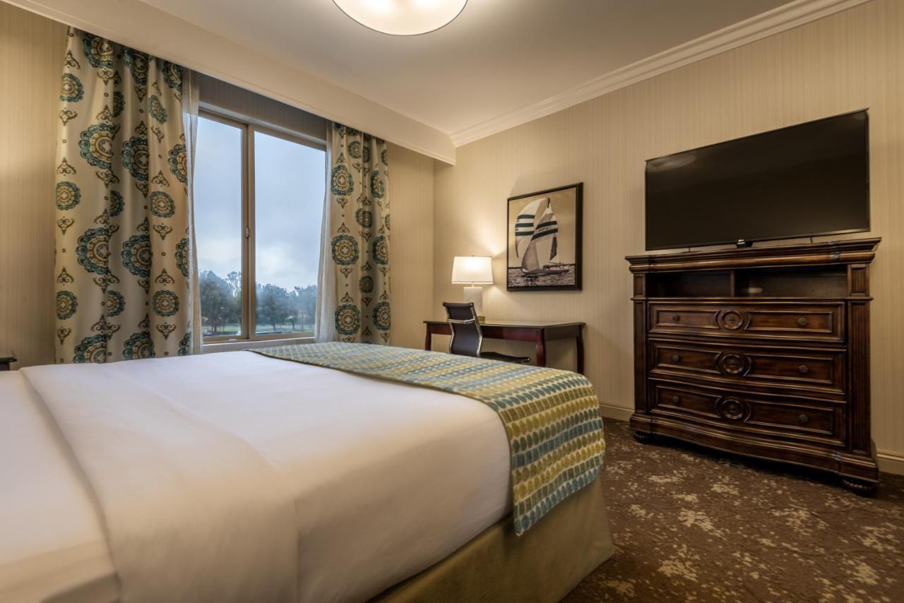 Ayres Hotel Seal Beach - Cypress Bagian luar foto